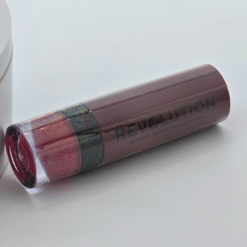Makeup Revolution Matte Lipstick Dollhouse Mauve Pink 0.12 oz 3.5ml New
